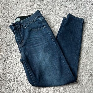 WIT & Wisdom jeans zero distressing